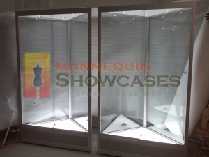 Mannequin Showcase 193